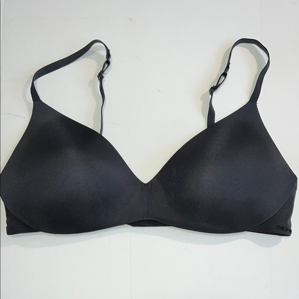 Skims Black Wireless Bra Push-up